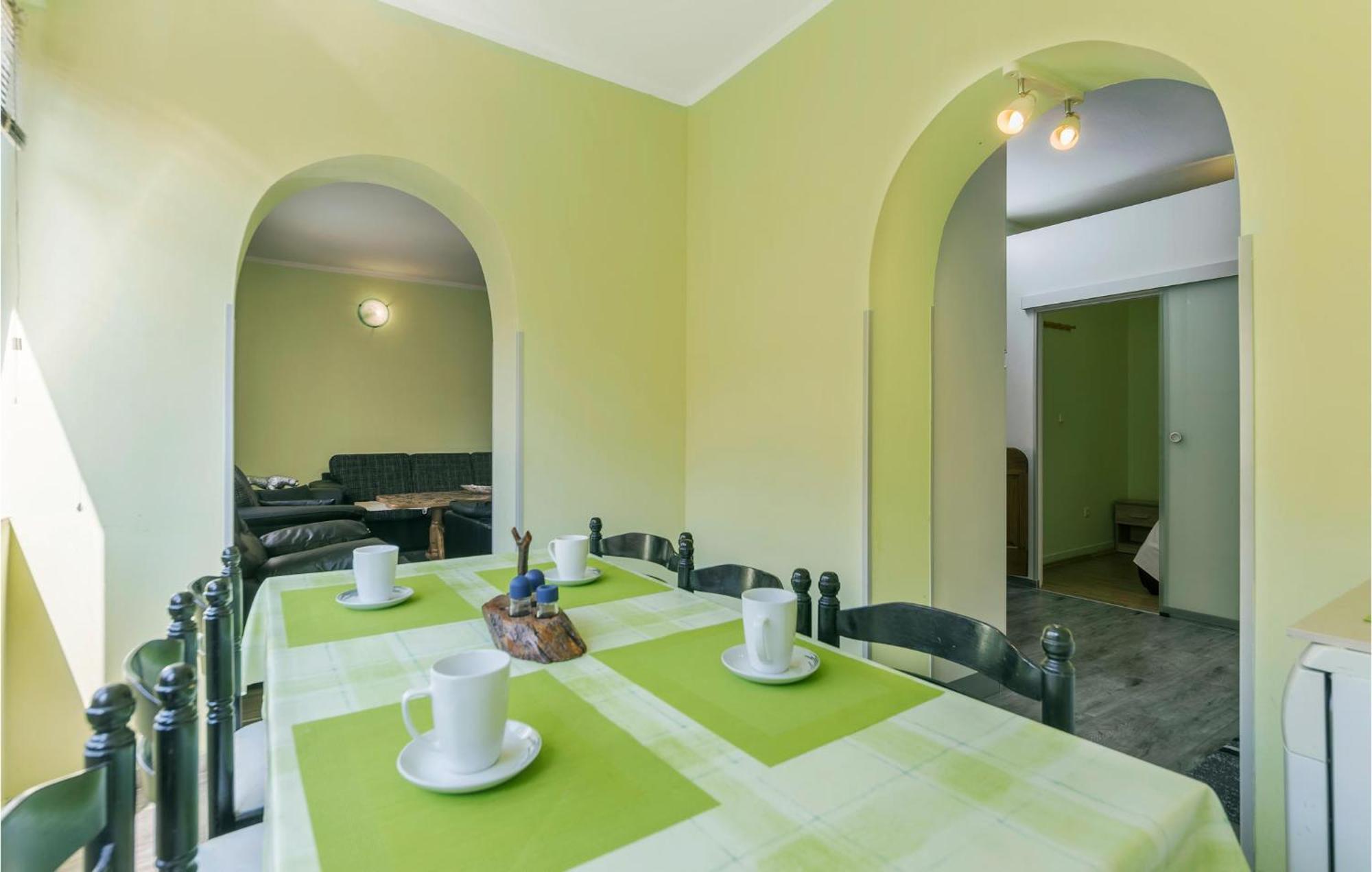 Stunning Apartment In Pula With Wifi Exterior photo