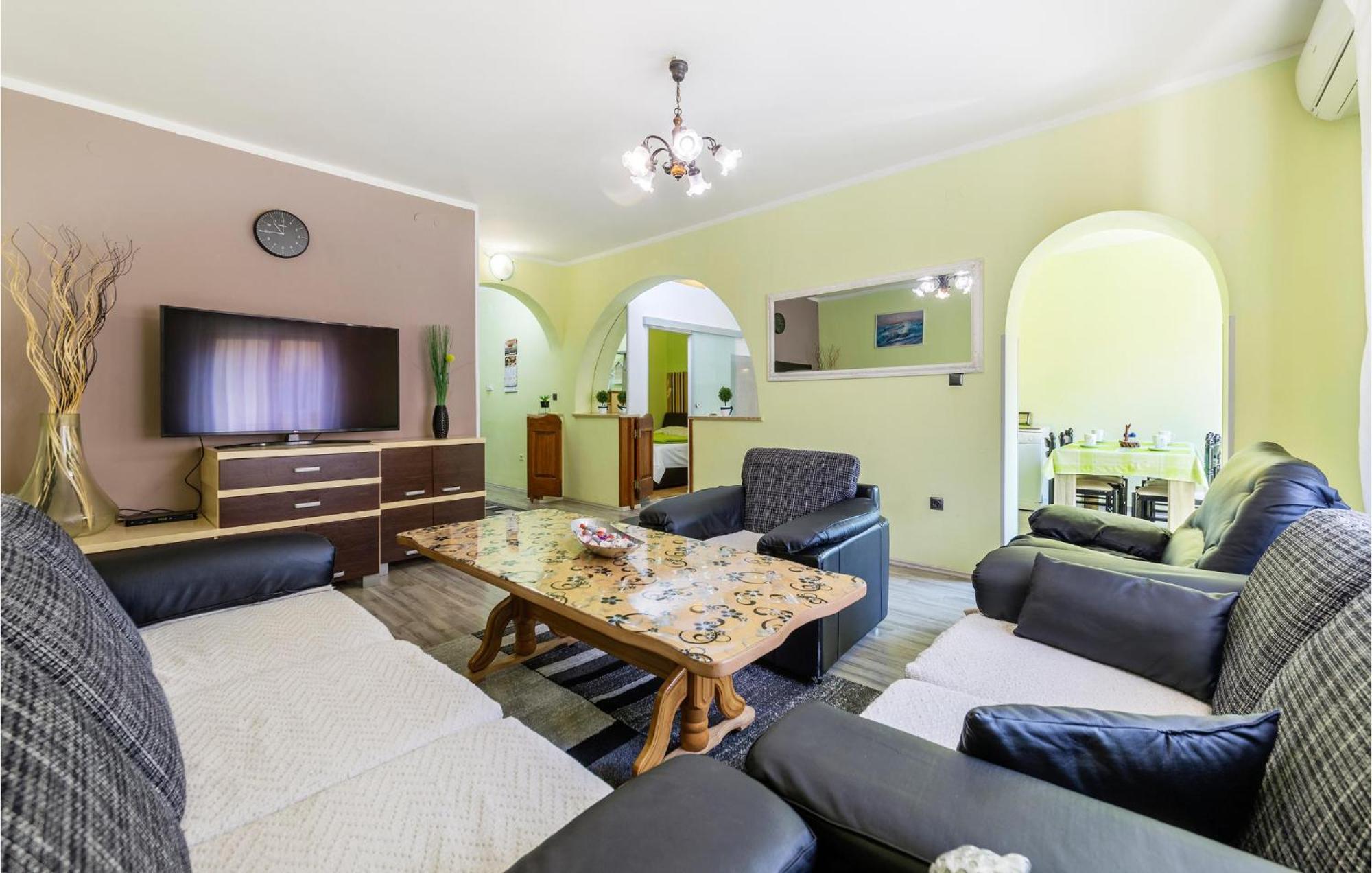 Stunning Apartment In Pula With Wifi Exterior photo